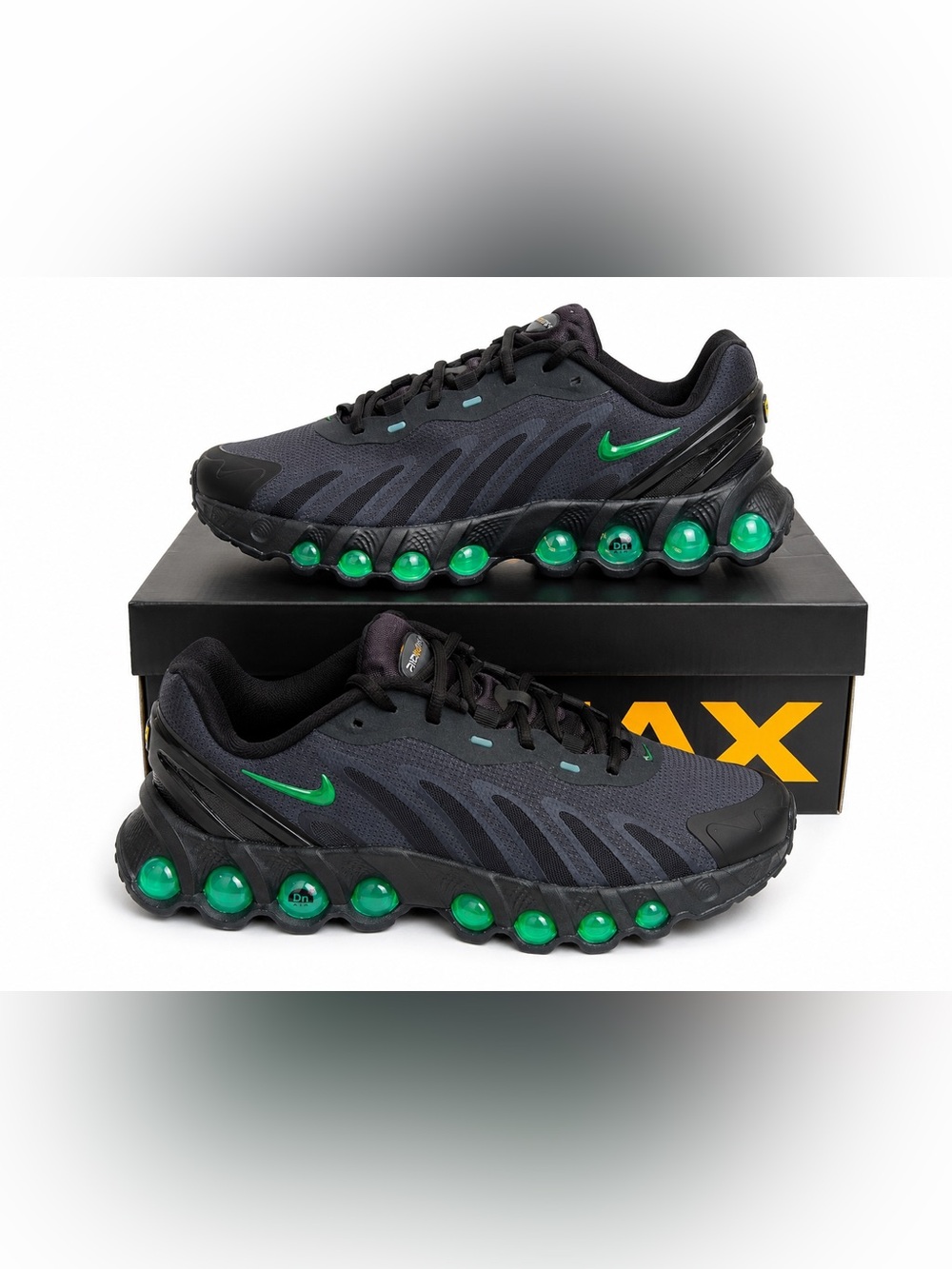 Nike Air Max DN8 (GS) Black Green Strike Size 5Y / Women’s 6.5 New with Box